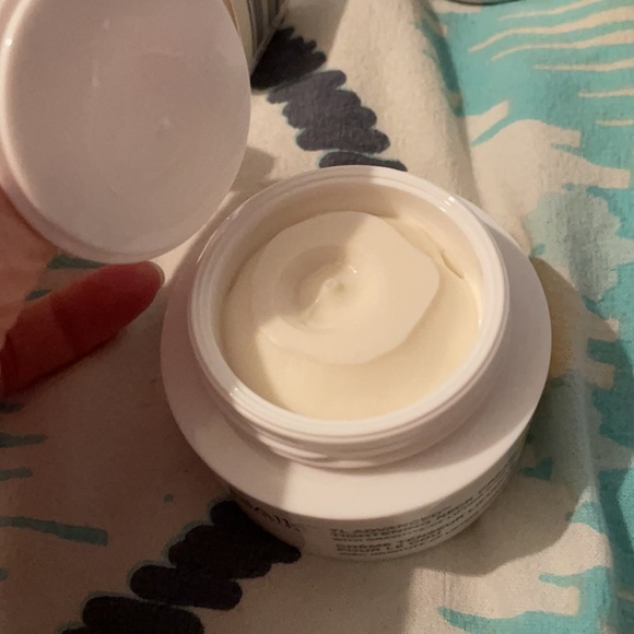 Beand new beauty bundle! - Picture 3 of 4